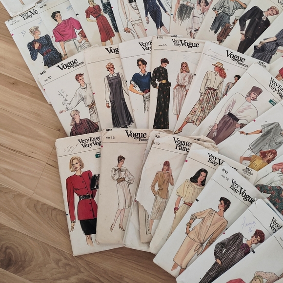 Lot of 51 Vintage Vogue Patterns - Picture 6 of 6